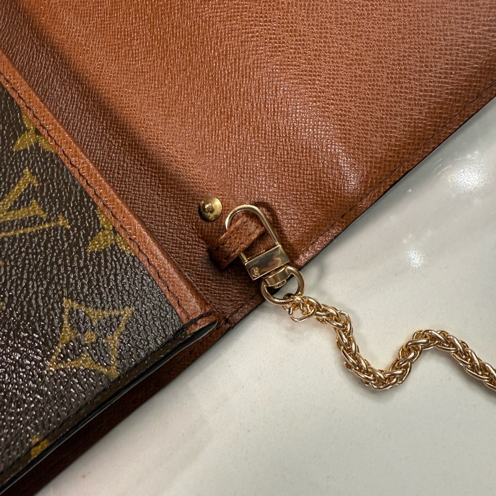 Louis Vuitton Pochette Bordeaux GM Clutch - Picture 3 of 12